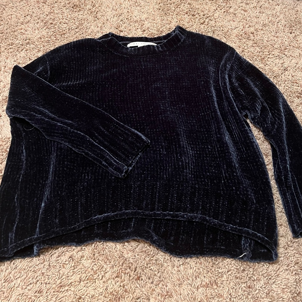 Max Studio Navy Velvet Sweater